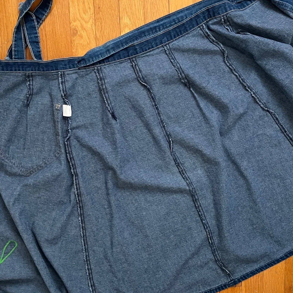 1970s Daylily Embroidered Wrap Waist Denim Blue Jeans Adjustable A-Line Skirt Sm - Picture 7 of 15
